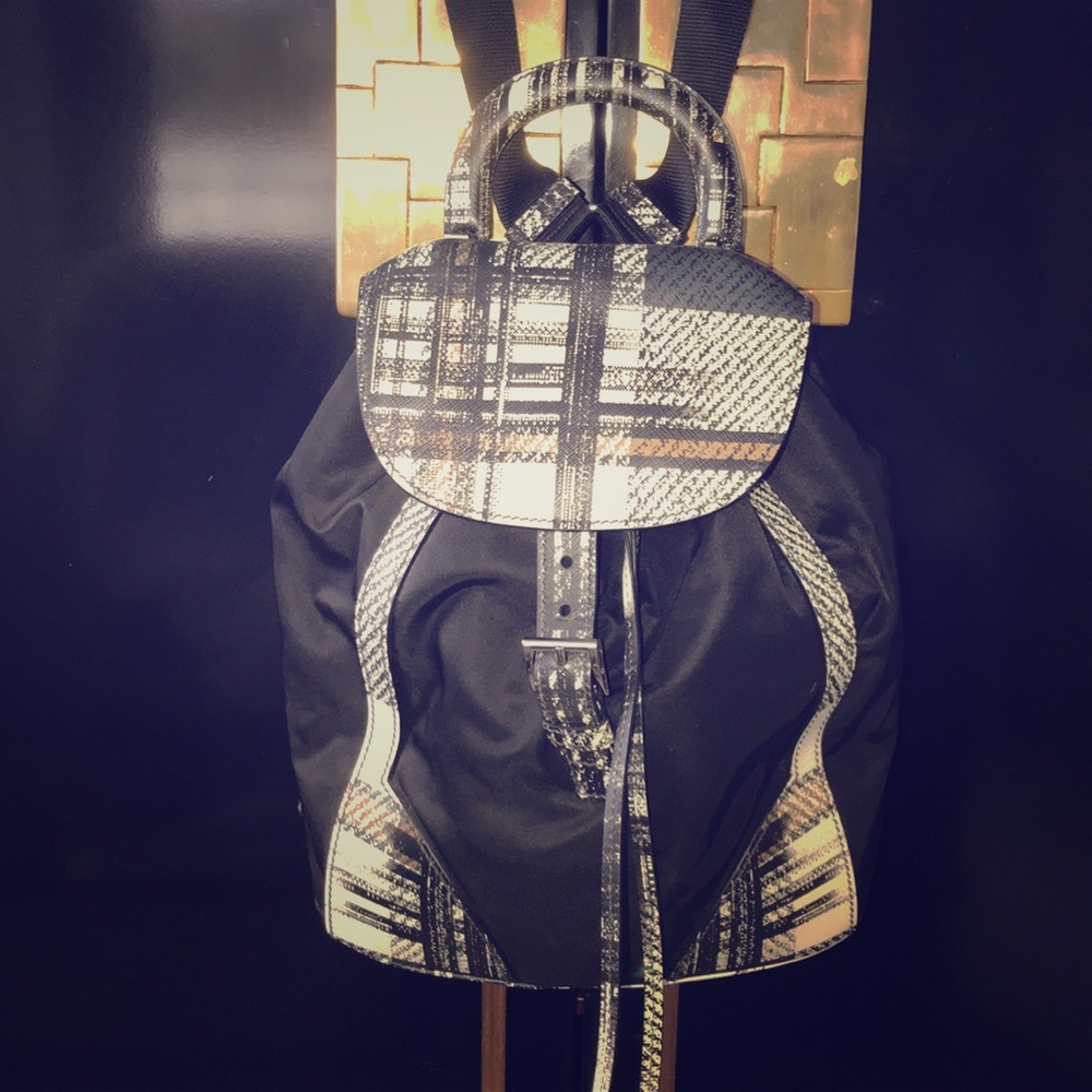 Prada ladies backpack , used only twice , new!!!
